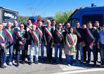 La solidarietà dei sindaci del Vibonese ad autotrasportatori e agricoltori