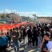 L'evacuazione degli studenti del Liceo "Berto" di Vibo Valentia a seguito di una fuga di gas