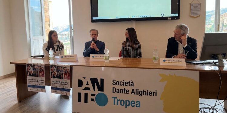 La Dante di Tropea e il Liceo Vianeo incontrano Emilio Bittaro